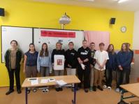 Volby v 9. B - Všichni, kteří volili; foto: web školy Volby v 9. B - Všichni, kteří volili; foto: web školy